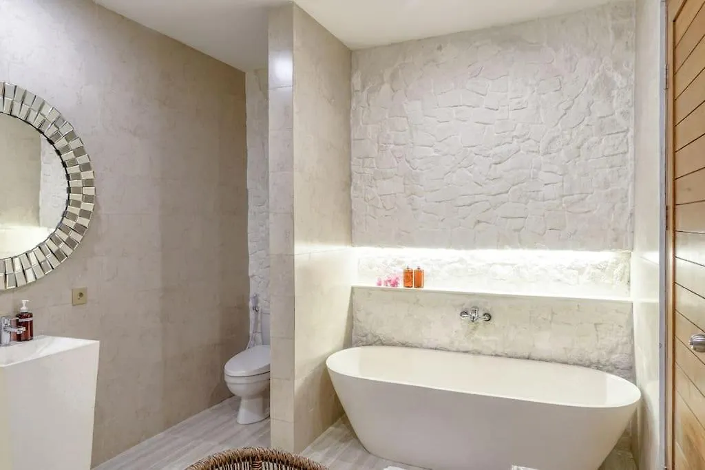 빌라 T&J4 - Romantic 1Br Pool Villa, Walk To Beach 우말라스