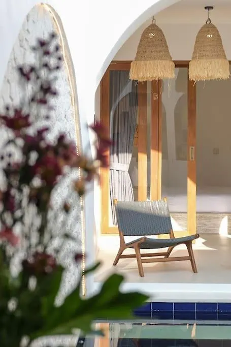 T&J4 - Romantic 1Br Pool Villa, Walk To Beach 우말라스