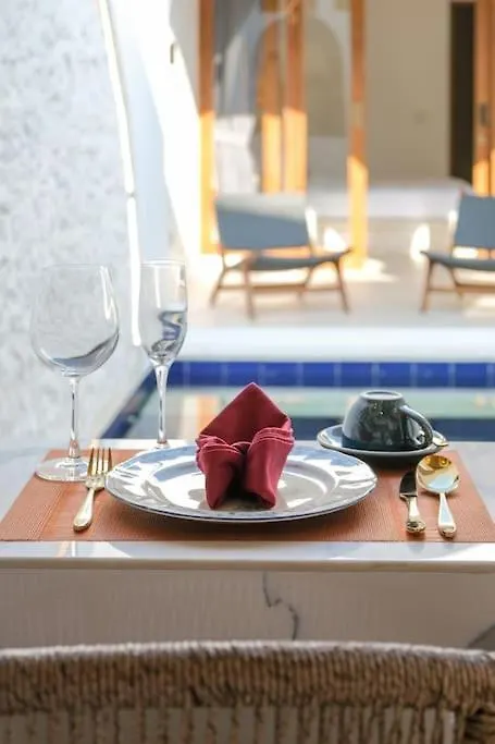 T&J4 - Romantic 1Br Pool Villa, Walk To Beach 우말라스 인도네시아